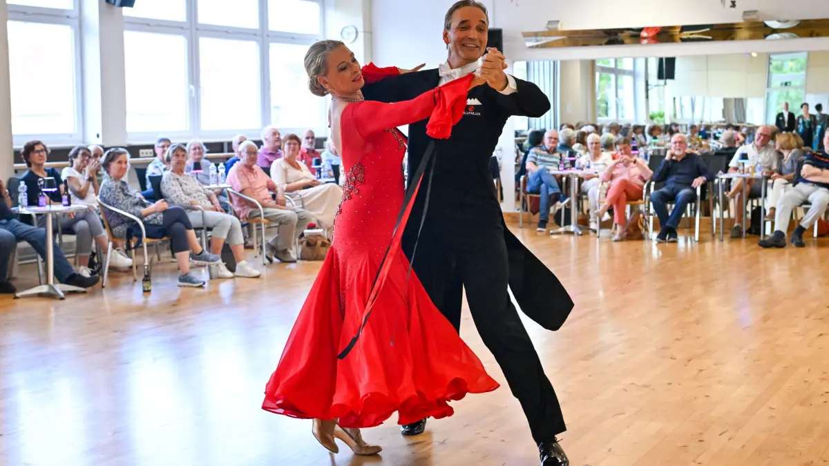 Erlesene Orte mit Schauspieler Gerhard Polacek, Tanzsportcenter des Schwarz-Weiß-Club Esslingen