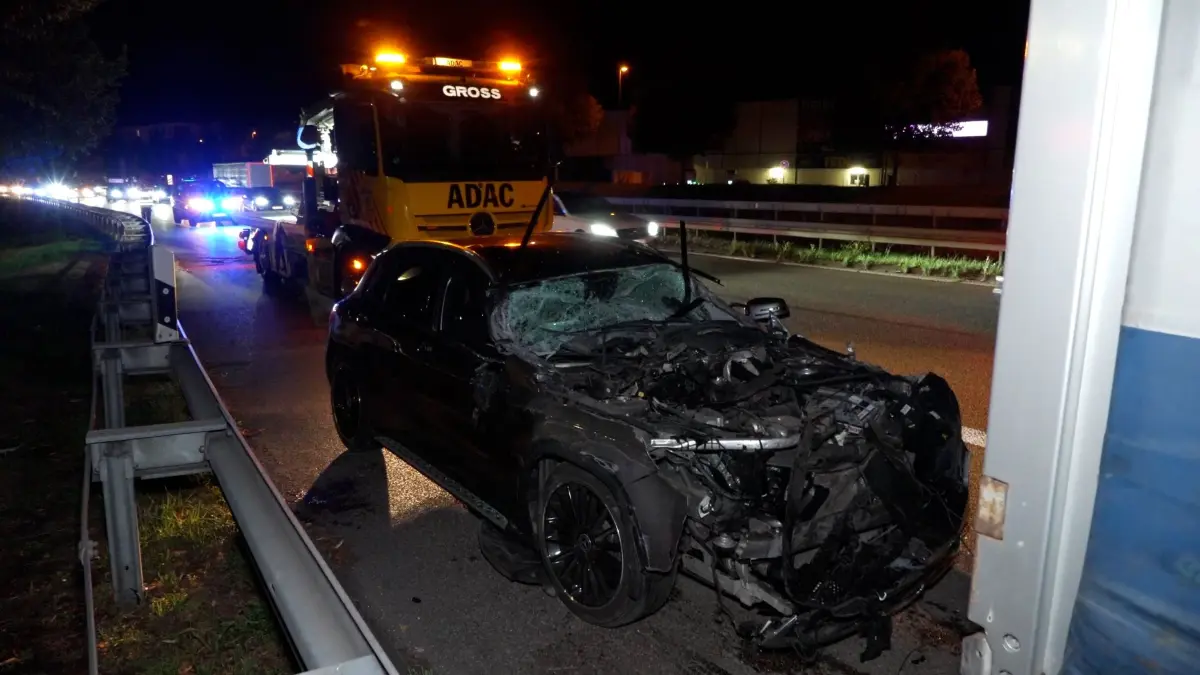 Der Fahrer konnte sich selbst aus dem Auto befreien.