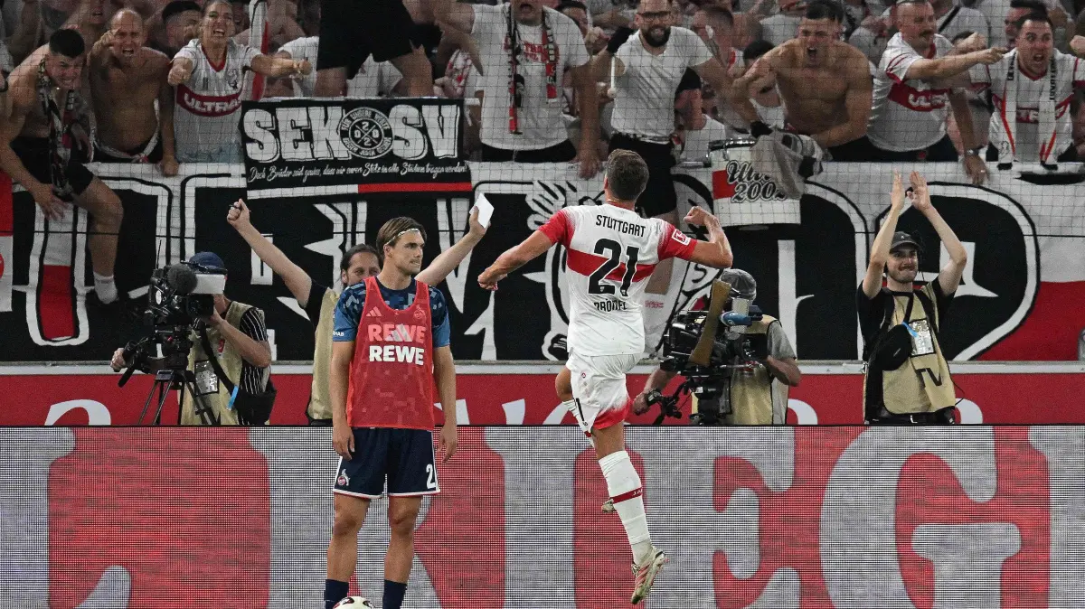 FBL-GER-BUNDESLIGA-STUTTGART-COLOGNE: Stuttgart's German midfielder #21 Grischa Proemel (C) celebrates scoring the 2-0 goal with their fans during the German first division Bundesliga football match between VfB Stuttgart and FC Cologne in Stuttgart, south-western Germany on September 4, 2026. (Photo by THOMAS KIENZLE / AFP) / DFL REGULATIONS PROHIBIT ANY USE OF PHOTOGRAPHS AS IMAGE SEQUENCES AND/OR QUASI-VIDEO