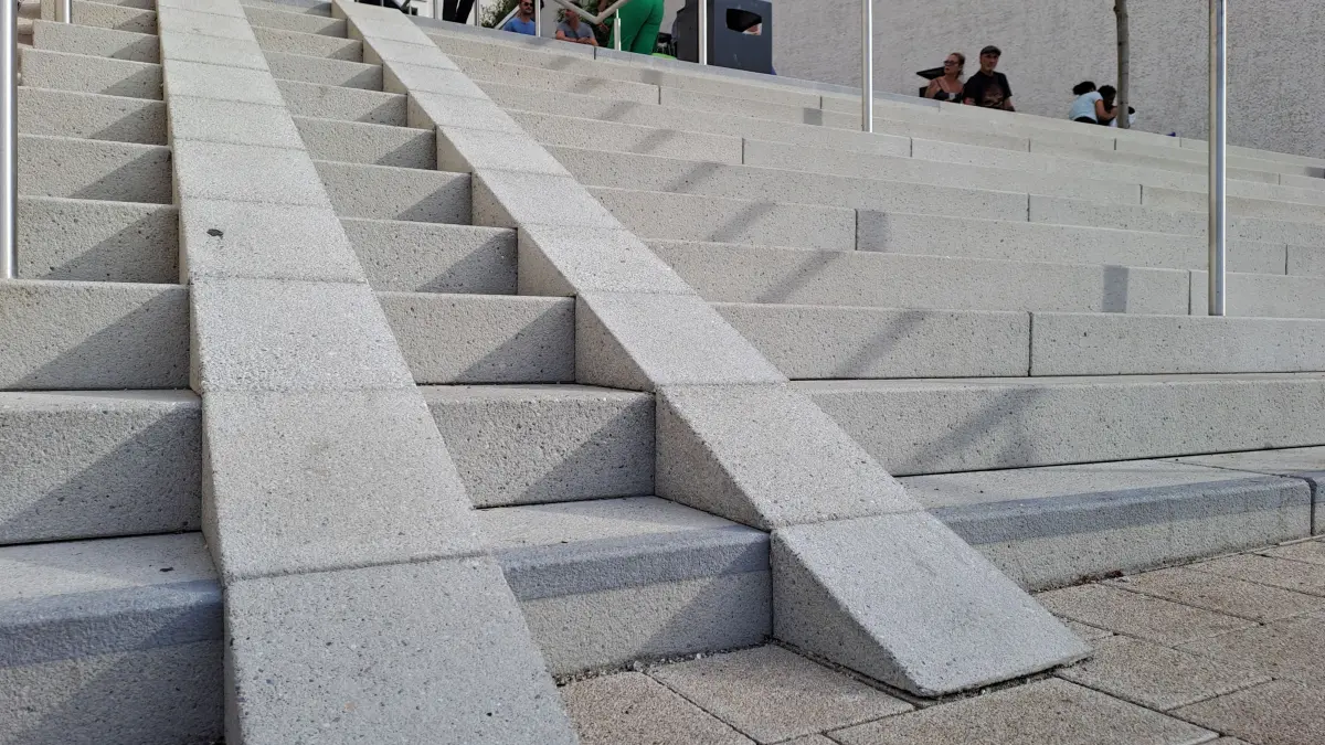 Treppe beim SWSG-Neubau am Stöckachplatz