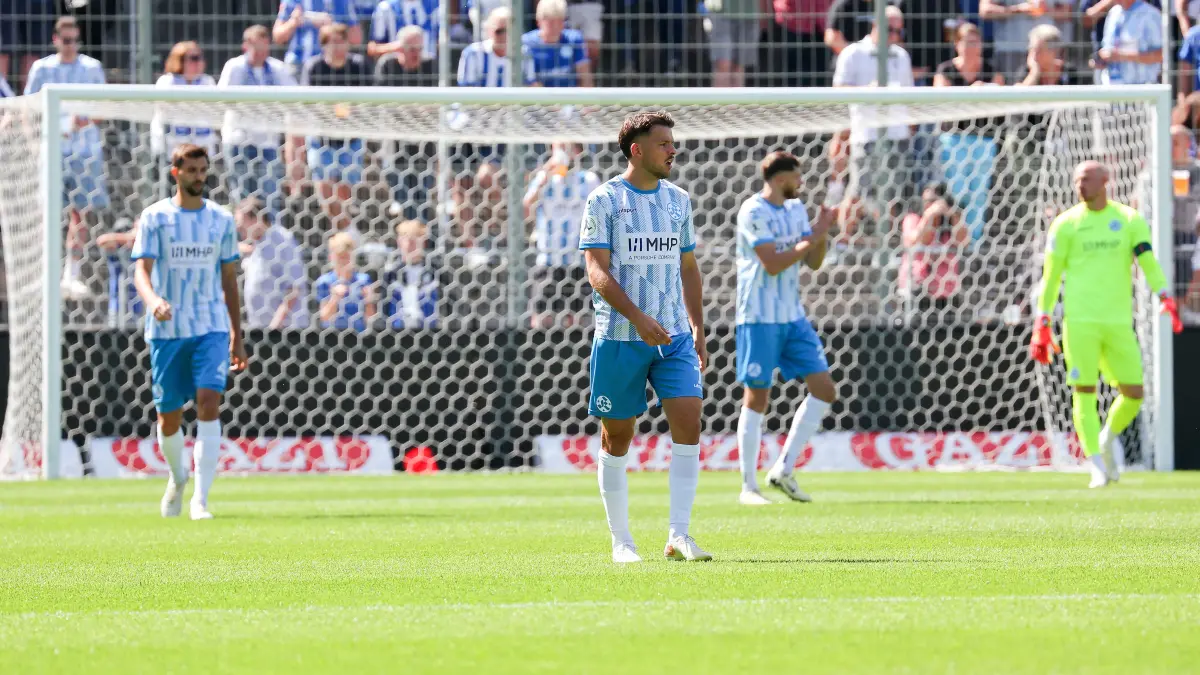 BAU // 05.09.2026, Deutschland, Stuttgart, Fussball, Regionalliga Südwest,
SV Stuttgarter Kickers vs. 1. FSV Mainz 05 II, Enttäuschung, vorne Yannick Glessing (Kickers)