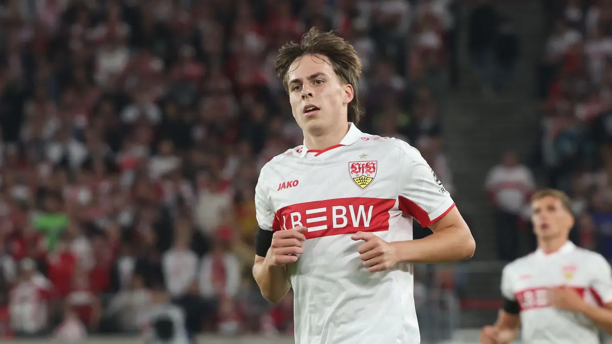Fußball Champions League VfB Stuttgart vs. Viking Stavanger : BAU // Stuttgart , Fußball UEFA Champions League VfB Stuttgart vs. Viking Stavanger , Leo Sauer ( VfB )