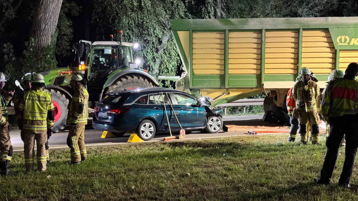 K1690 zwischen Hemmingen und Muenchingen, Hoehe Golfclub Schloss Nippenburg --- Verkehrsunfall unter Beteiligung eines landwirtschaftlichen Gespanns // derzeit Vollsperrung // Polizei, Feuerwehr und Rettungsdienst im Einsatz. <br />
<br />
Eine Person wurde durch den Rettungsdienst in ein Krankenhaus gebracht.<br />
<br />
Mehr Infos liegen uns zum jetzigen Zeitpunkt noch nicht vor.<br />