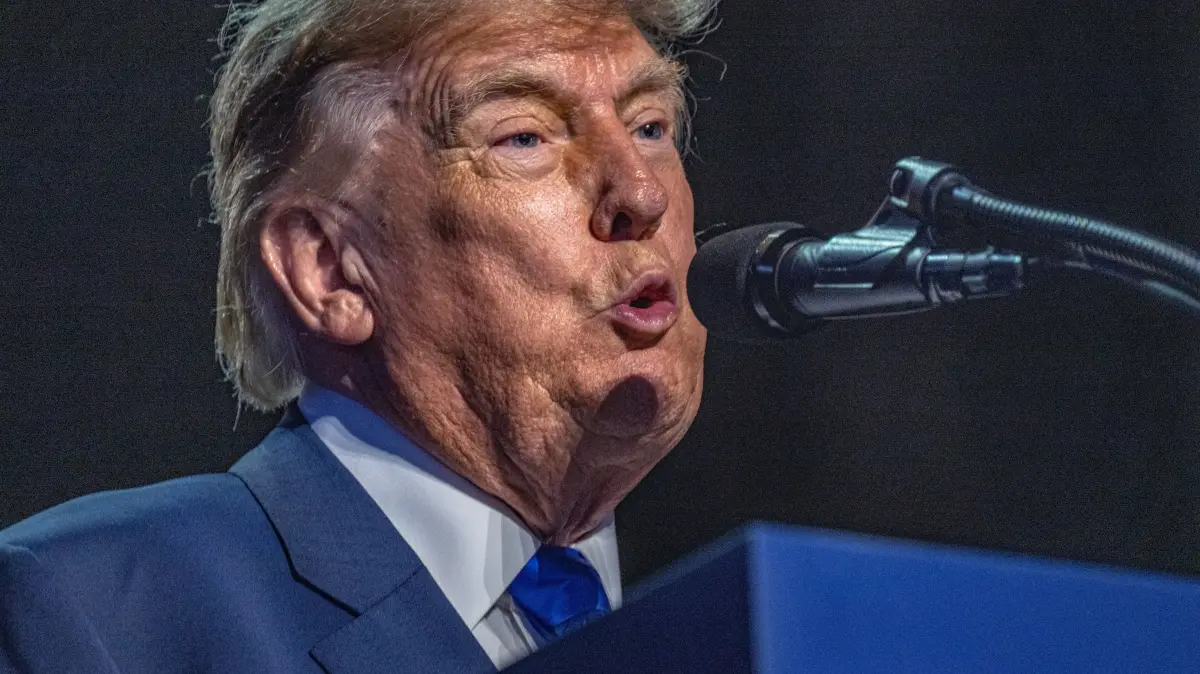 GOP Midterm Convention in Dallas : President Donald J. Trump delivers remarks on Day 1 of the Republican Midterm Convention at the American Airlines Center in Dallas, Texas on September 9, 2026 (Photo by Laura Brett/Sipa USA)