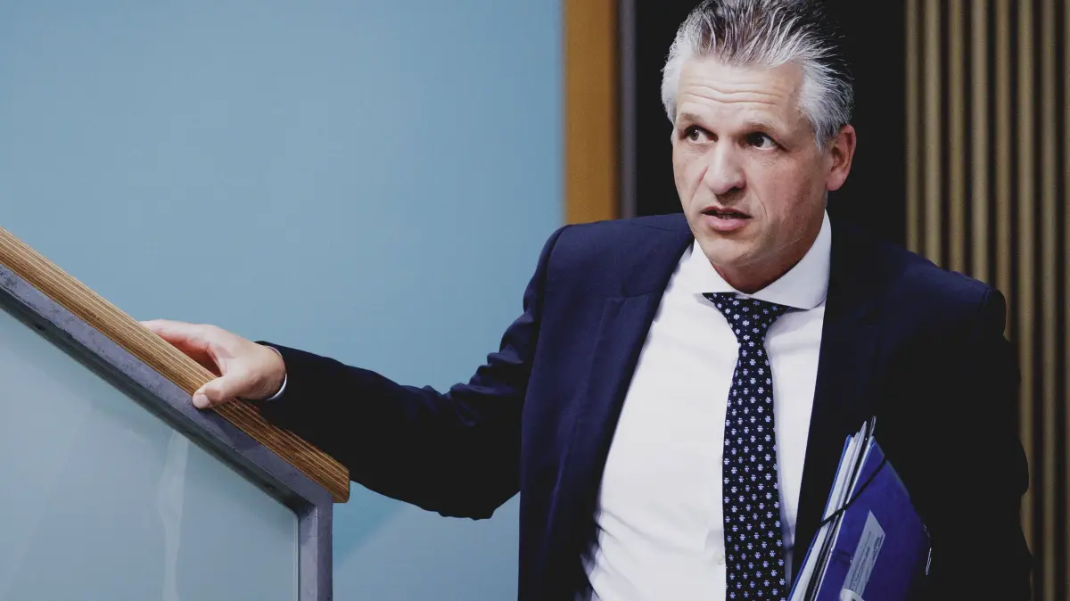 Bei verfassungsfeindlicher Politik einer möglichen AfD-Landesregierung sollte nach Ansicht von Unionsfraktionschef Thorsten Frei (CDU) erstmals in der Geschichte der Bundesrepublik der Grundgesetzartikel 37 zur Verteidigung der Demokratie angewendet werden.