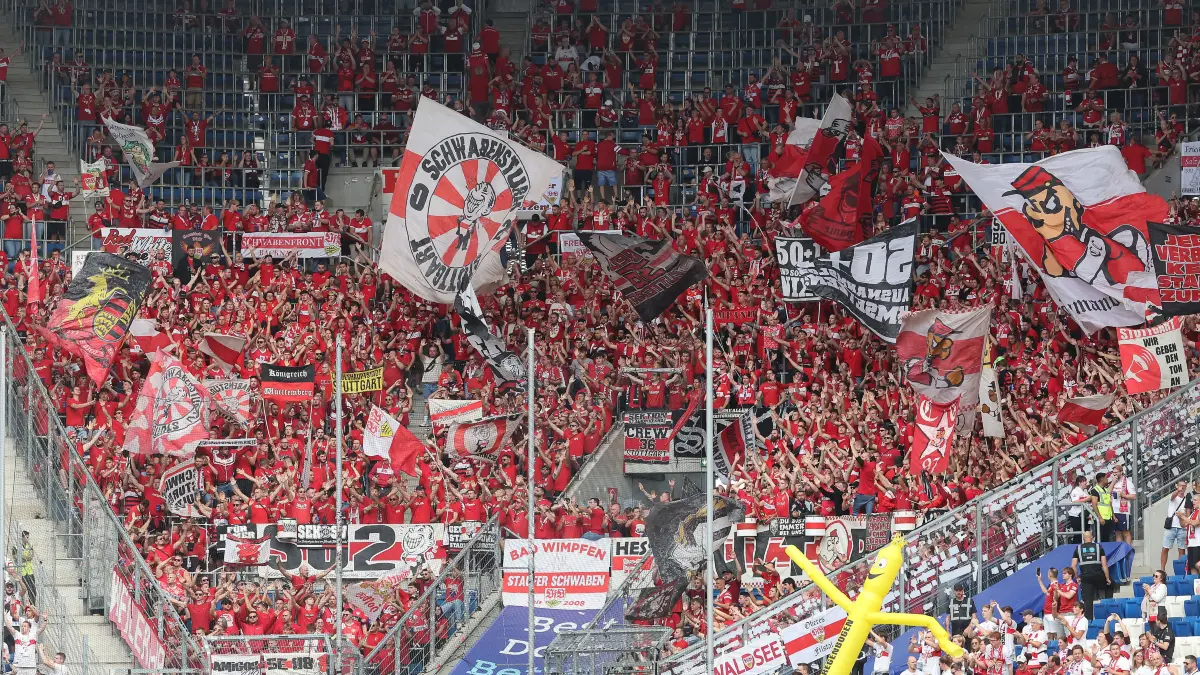 BAU // Sinsheim , Fußball Bundesliga TSG 1899 Hoffenheim vs. VfB Stuttgart , VfB Fans , Alle in Rot