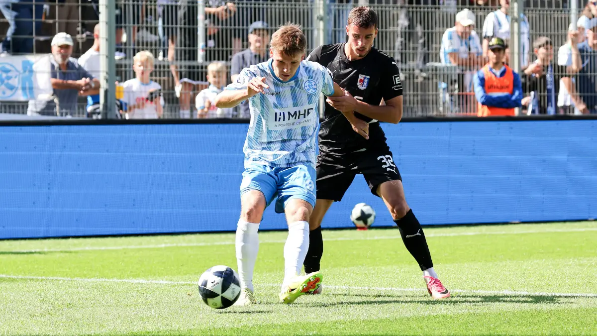 BAU // 05.09.2026, Deutschland, Stuttgart, Fussball, Regionalliga Südwest,
SV Stuttgarter Kickers vs. SG Barockstadt Fulda-Lehnerz, v.l. Sebastian Müller (Kickers), Keanu Kraft (Fulda)