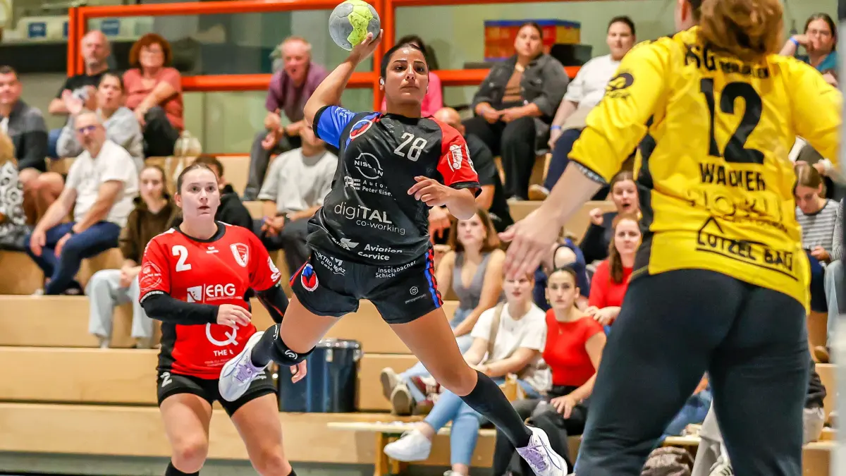 Handball, Regionalliga: HC Schmiden/Oeffingen - HSG St. Leon/Reilingen: Seema Awad beim Wurf