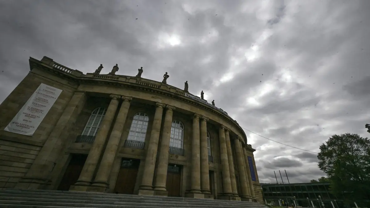 Littmann Bau soll saniert werden: 14.09.2026, Baden-Württemberg, Stuttgart: Der Littmann Bau, Spielstätte der Württembergischen Staatstheater für Oper und Ballett, soll aufwendig saniert werden. Über das Prozedere und die ausufernden Kosten gibt es eine neue Diskussion. Foto: Bernd Weißbrod/dpa +++ dpa-Bildfunk +++