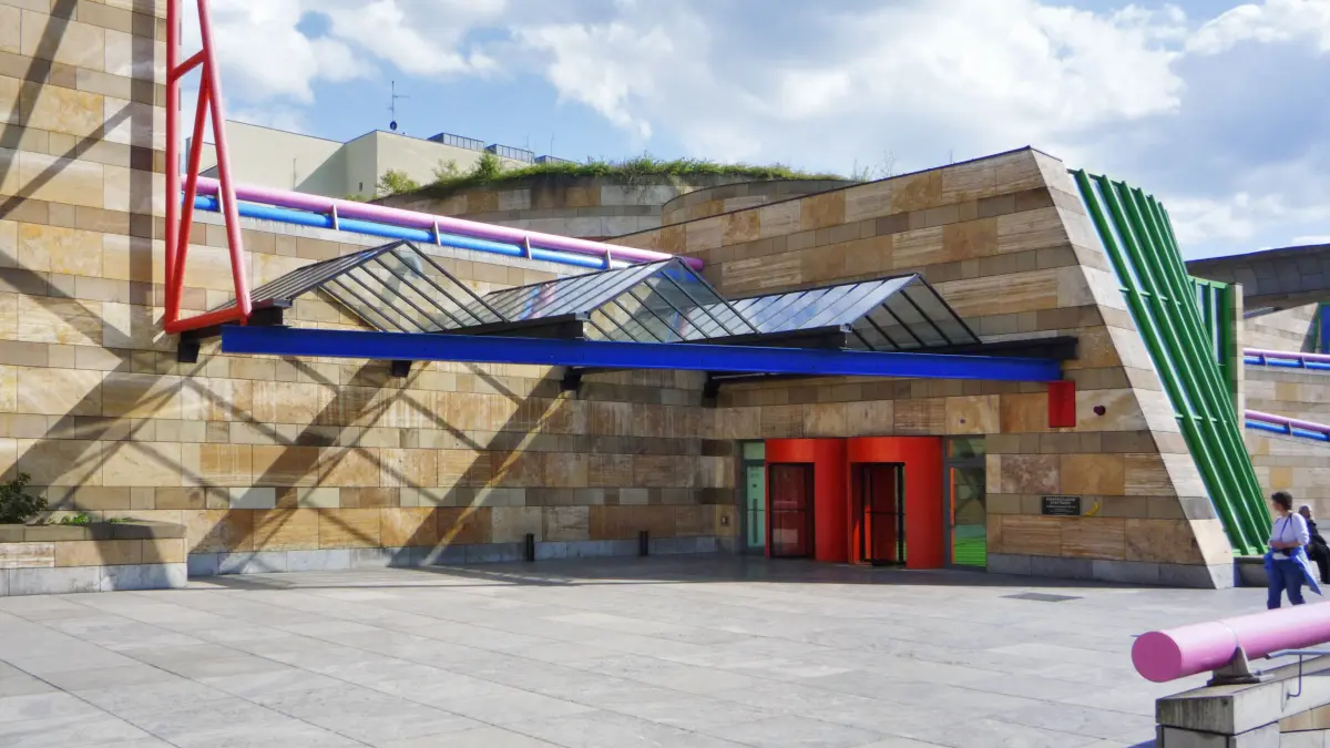 1984 als Neue Staatsgalerie eröffnet, muss der Stirlingbau der Staatsgalerie energetisch und technisch saniert werden