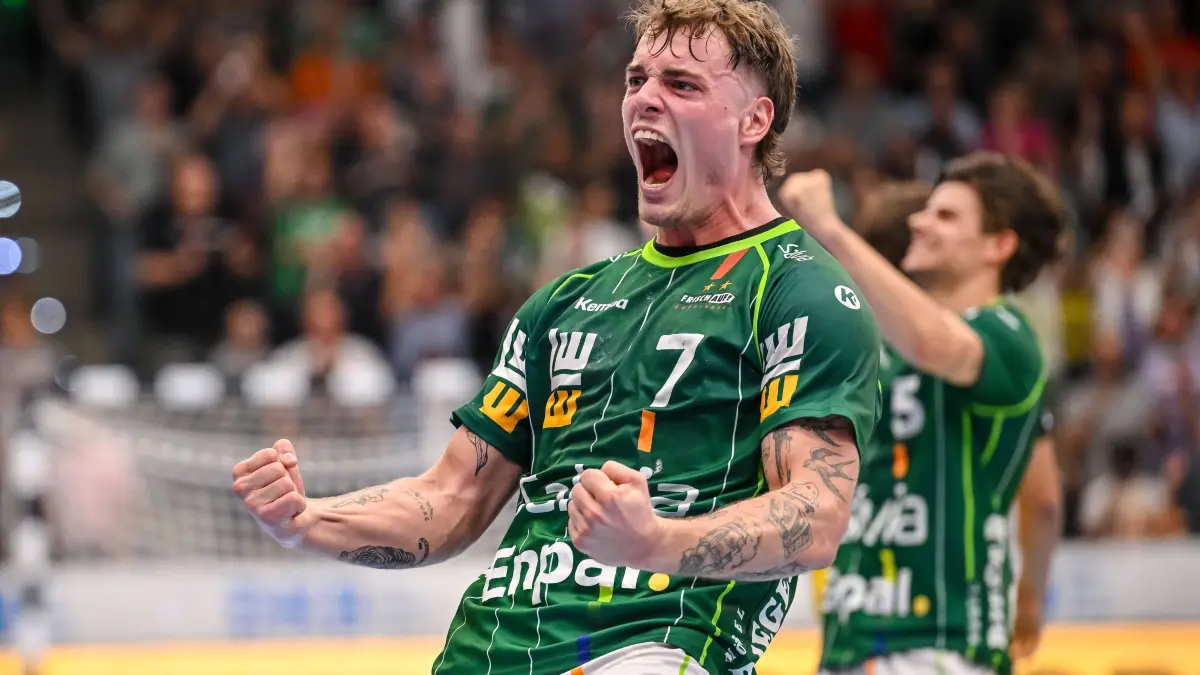 Goeppingen, Deutschland, 17.09.26: Victor Kloeve FRISCH AUF Goeppingen gestikuliert, gestik, jubelt nach dme Sieg waehrend des Opel Handball Bundesliga Spiels zwischen FRISCH AUF Goeppingen vs Rhein-Neckar Loewen in der EWS Arena am 17. September 2026 in Goeppingen, Deutschland. Foto von Harry Langer/DeFodi Images Goeppingen, Germany, 17.09.26: Victor Kloeve FRISCH AUF Goeppingen gestures during the Opel Handball Bundesliga match between FRISCH AUF Goeppingen vs Rhein-Neckar Loewen at EWS Arena on September 17, 2026 in Goeppingen, Germany. Photo by Harry Langer/DeFodi Images Photo by Harry Langer/DeFodi Images - *** Göppingen, Germany, September 17, 2026 Victor Kloeve of FRISCH AUF Göppingen gestures, cheers after the victory during the Opel Handball Bundesliga match between FRISCH AUF Goeppingen and Rhein Neckar Löwen at the EWS Arena on September 17, 2026, in Goeppingen, Germany. Photo by Harry Langer, DeFodi Images. Goeppingen, Germany, September 17, 2026 Victor Kloeve FRISCH AUF Goeppingen gestures during the Opel Handball Bundesliga match between FRISCH AUF Goeppingen and Rhein Neckar Löwen at the EWS Arena on September 17, 2026 in Göppingen, Germany. Photo by Harry Langer, DeFodi Images. Photo by Harry Langer, DeFodi Images