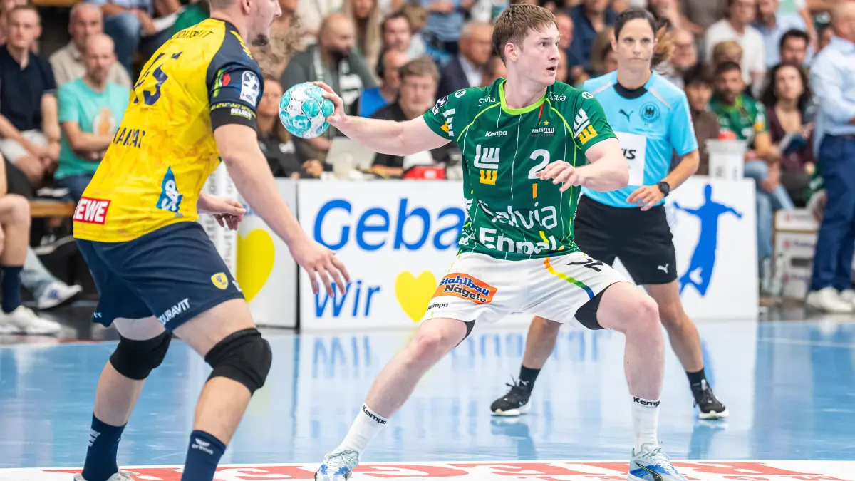 Oskar Neudeck Frisch Auf Goeppingen, 02 am Ball, Frisch Auf Goeppingen vs. Rhein-Neckar Loewen, Handball, 1. Bundesliga, Herren, Spielzeit 2026/2027, 17.09.2026, Frisch Auf Goeppingen vs. Rhein-Neckar Loewen, Handball, 1. Bundesliga, Herren, Spielzeit 2026/2027, 17.09.2026 Goeppingen *** Oskar Neudeck, Frisch Auf Goeppingen, 02 on the Ball, Frisch Auf Goeppingen vs. Rhein Neckar Löwen, Handball, 1st Bundesliga, Men, 20262027 Season, September 17, 2026, Frisch Auf Göppingen vs. Rhein Neckar Löwen, Handball, 1st Bundesliga, Men, 20262027 Season, September 17, 2026, Göppingen Copyright: xEibner-Pressefoto/MichaelxSchmidx EP_MST
