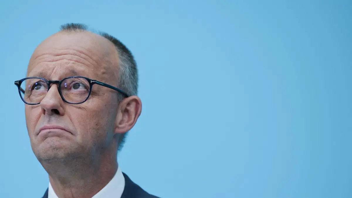GERMANY-POLITICS-VOTE-STATE-BERLIN-MECKLENBURG-WESTERN POMERANIA: German Chancellor and leader of Germany's Christian Democratic Union (CDU) Friedrich Merz, addresses a press conference one day after state elections in Berlin and Mecklenburg-Western Pomerania in Berlin on September 21, 2026. (Photo by Jens SCHLUETER / AFP)