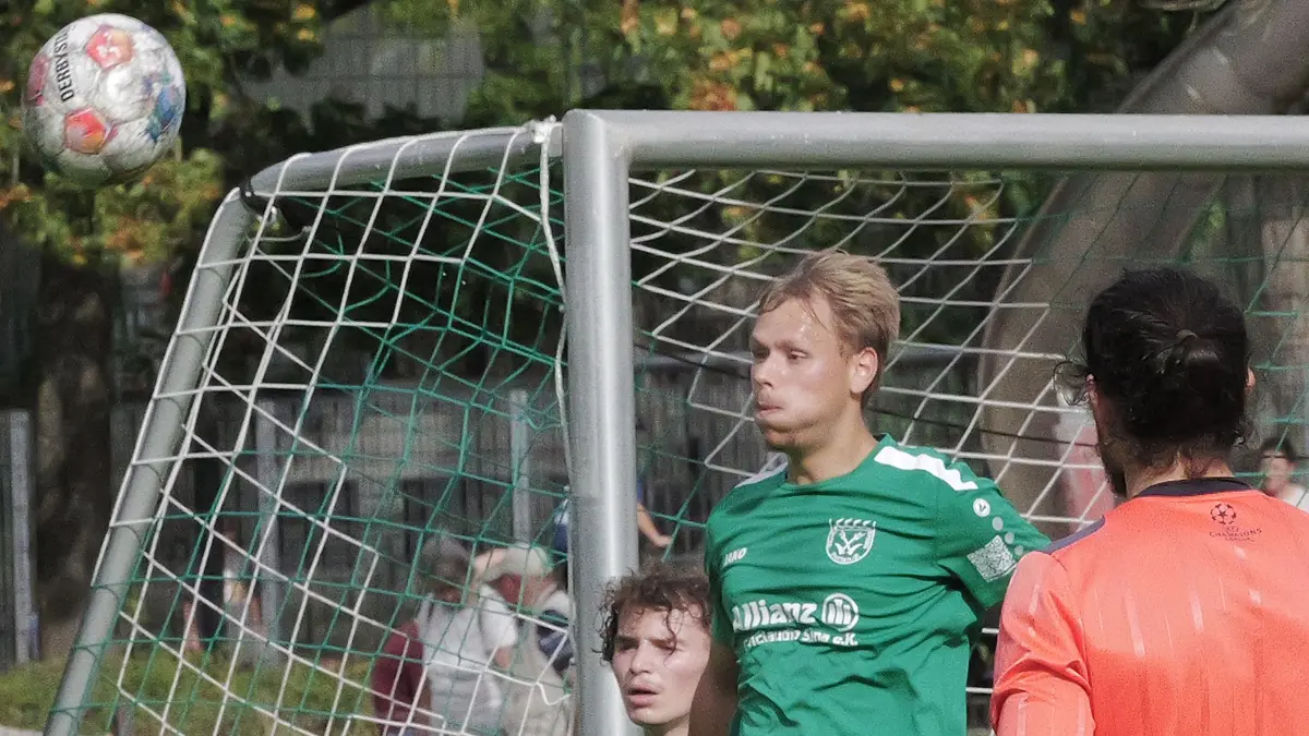 Fußball, Fussball, Kreisliga A2, Spvgg Stetten/Filder - SV Hoffeld: Fußball, Fussball, Kreisliga A2, Spvgg Stetten/Filder - SV Hoffeld
Nr.26 (S): Max Quetschlich - grün
Fotograf: Günter E. Bergmann - Photography
Aufnahmedatum: 20.09.2026