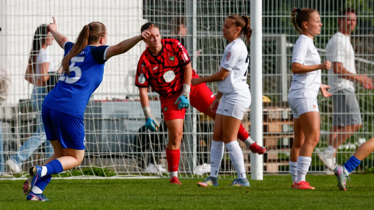 Mia Blum (Hegauer FV, #25) freut sich über das Tor,
GER, Hegauer FV vs. VfL Herrenberg, Fussball, Frauen Oberliga Baden-Wuerttemberg - Frauen, 2. Spieltag, Spielzeit 2026/2027, 20.09.2026
Foto: Eibner-Pressefoto/Kirsten Jaeger