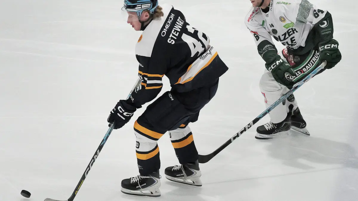Eishockey, DEB Oberliga, Stuttgarter EC - Hockey Club Tigers: Eishockey, Eiswelt Stuttgart, DEB Oberliga, Männer, Stuttgart Rebels, Stuttgarter EC - Hockey Club Tigers
Nr.42 (S): Mack Stewart - blau/gelb
Fotograf: Günter E. Bergmann - Photography
Aufnahmedatum: 20.09.2026