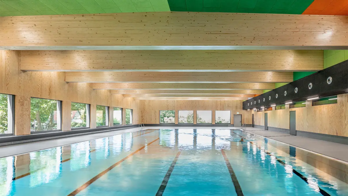 Aquabox weltweit erstes mobiles Holzschwimmbad in Modulbauweise in Stuttgart-Zuffenhausen