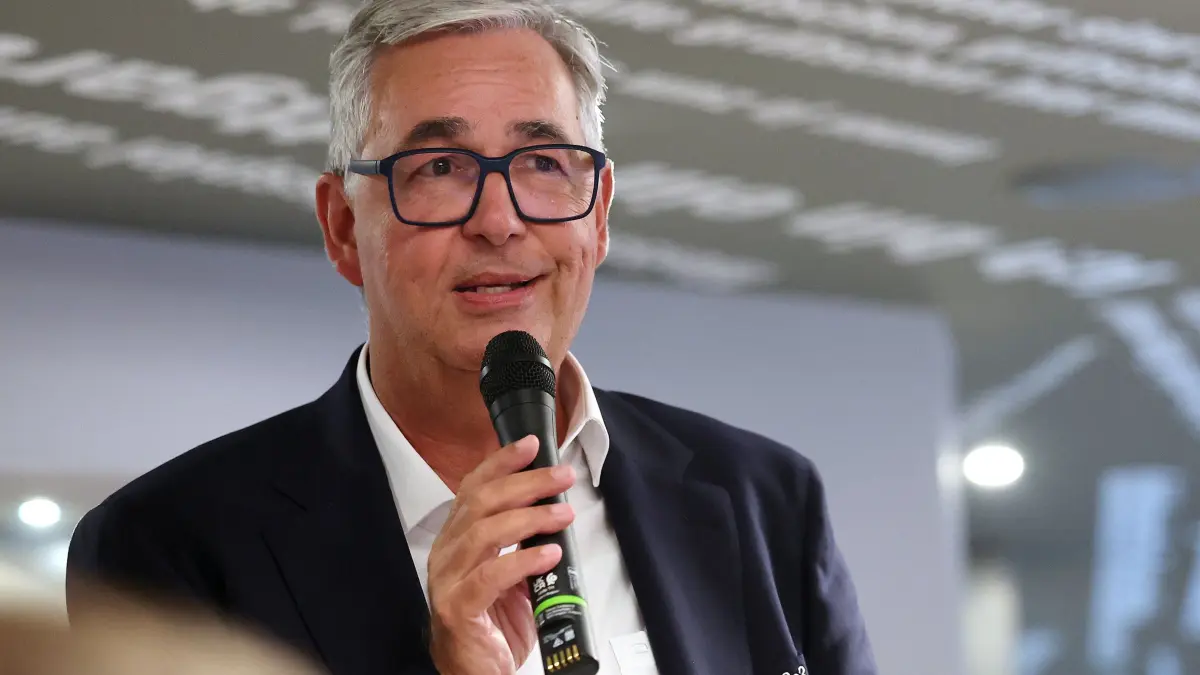 Fußball VfB Stuttgart MeinVfB-Pubquiz: BAU // 2026.09.22, Deutschland, Stuttgart, Fußball VfB Stuttgart MeinVfB-Pubquiz, Präsident Dietmar Allgaier