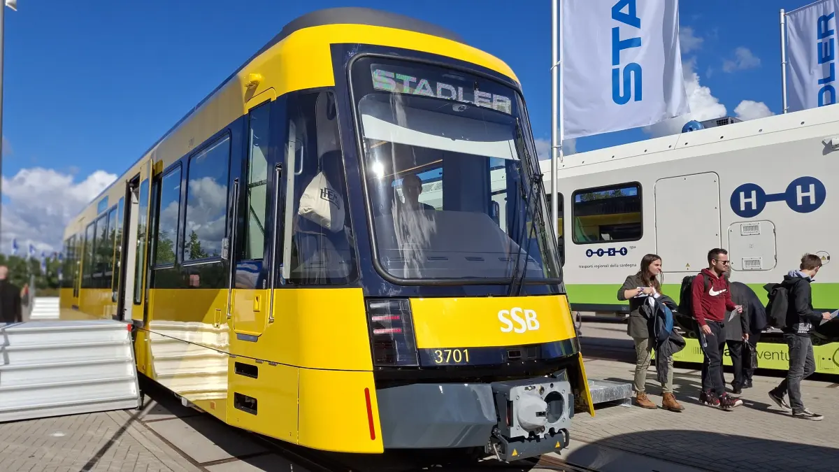 Die neue Stadtbahn für Stuttgart vom Typ S-DT8.16 wird von den Stuttgarter Straßenbahnen SSB und dem Hersteller Stadler auf der Fachmesse Innotrans in Berlin der Öffentlichkeit vorgestellt