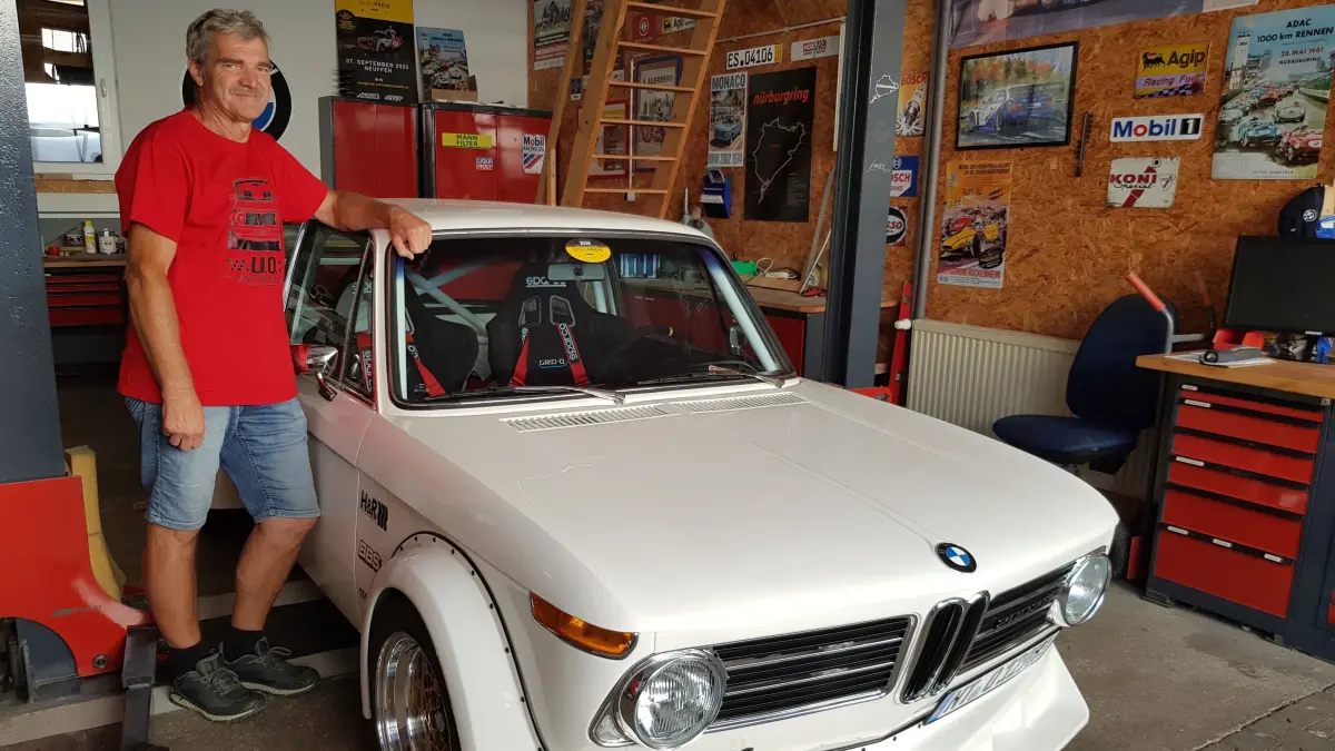 Uli Oswald und sein BMW 2002 ti Tourenwagen von 1971