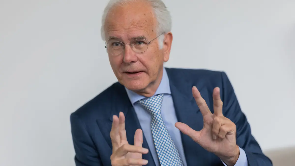 Harald Schmidt: Harald Schmidt, Moderator und Schauspieler, spricht bei einem Interview mit der dpa Deutsche Presse-Agentur. (zu dpa: «Harald Schmidt schwärmt von Olympia in Köln»)