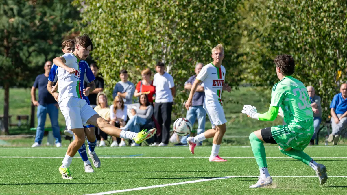 Württemberg Landesliga 2 FC Esslingen (weiss) VfL Sindelfingen : Florian Nikl #9 FC Esslingen 2-0