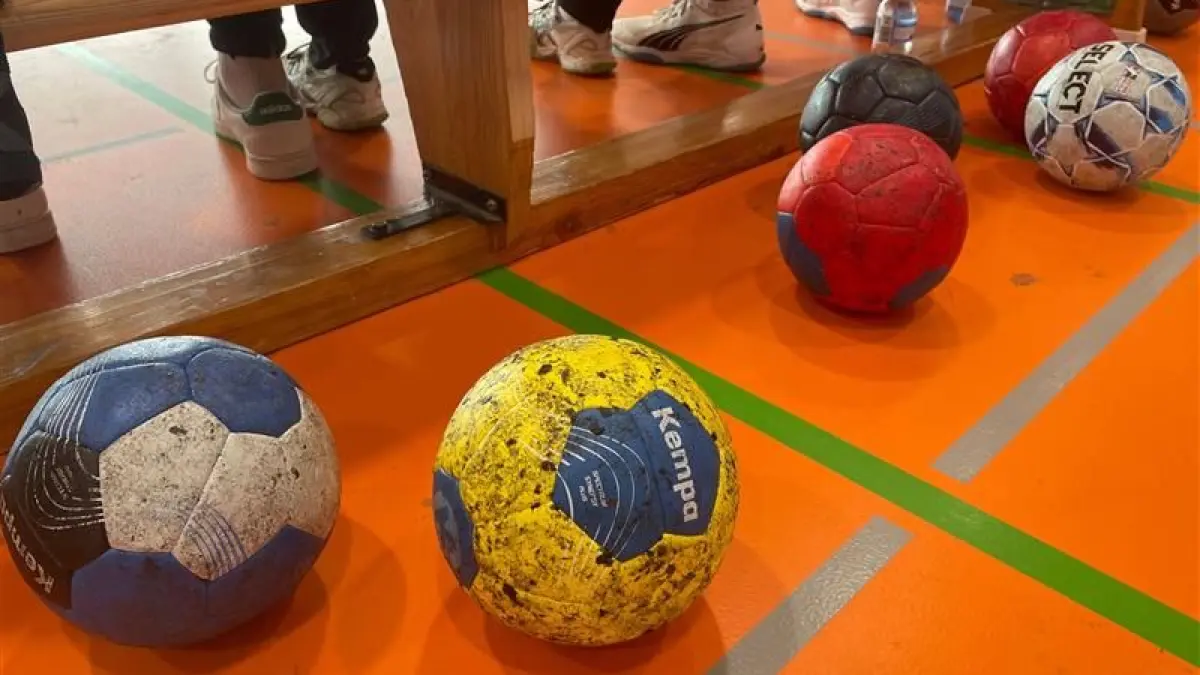 Es ist einiges los in den Handballhallen.