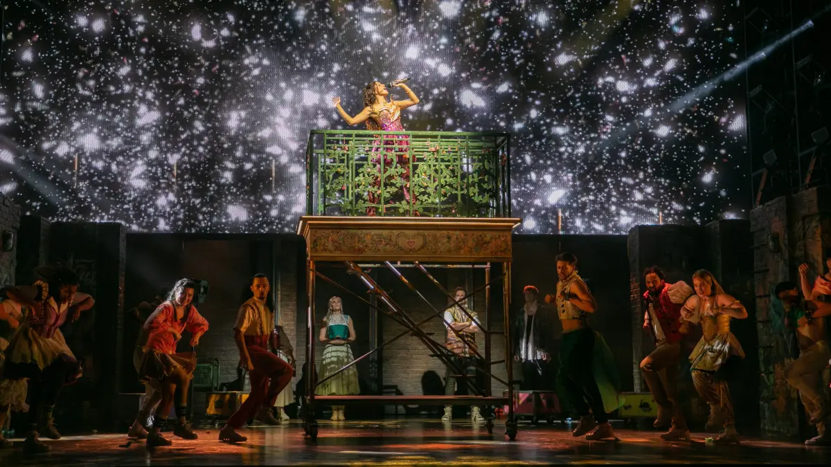ß Julia Musical: #show Presse-Event im Vorfeld der Premiere von *& Julia* im Palladium Theater Jacqueline Braun als Amme Angelique
Carlos de Vries als Lance
Jonathan Guth als Romeo
Sabrina Weckerlin als Anne Hathaway
Sebeya als Julia (Sebya ist ihr Künstlername, gebürtig heißt sie Rita Sebeh, bevorzugt aber die Nennung des Künstlernamens)
Esmael Agostinho als François
Ibi als May
Maximilian Mann als William Shakespeare