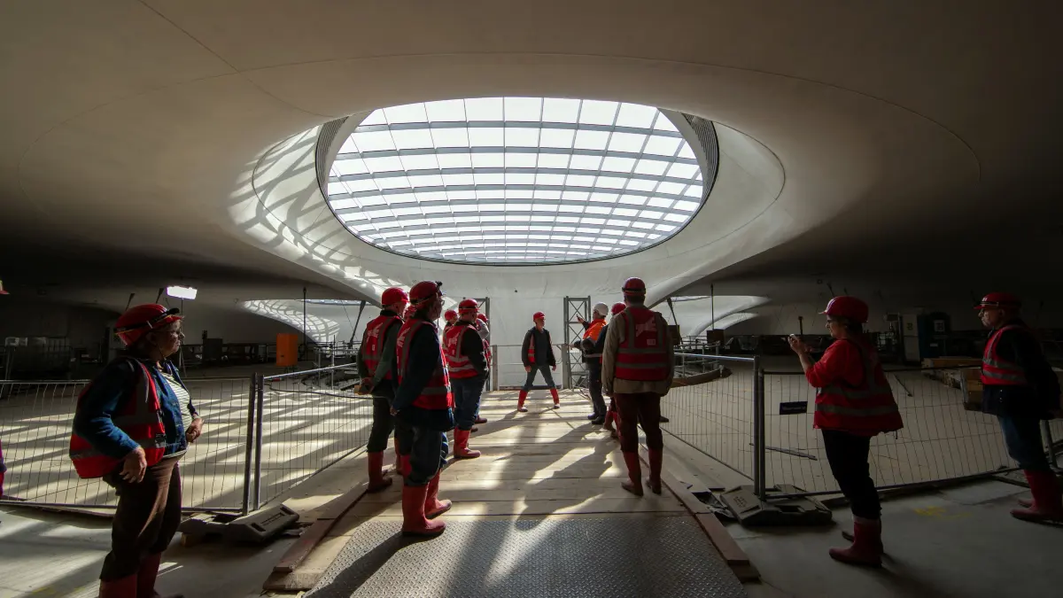 S21: Sonderführung für STUTTGART 21 - Baustellentour nur STZ/STN-LeserInnen . Am 3.10. gibt es 5 exklusive Baustellen Touren nur für STZN. Was gibt es zu sehen? Was sagen die Leute etc.?<br><br>Bitte bei Gelegenheit auch S21-Baustellen/Symbolfotos machen