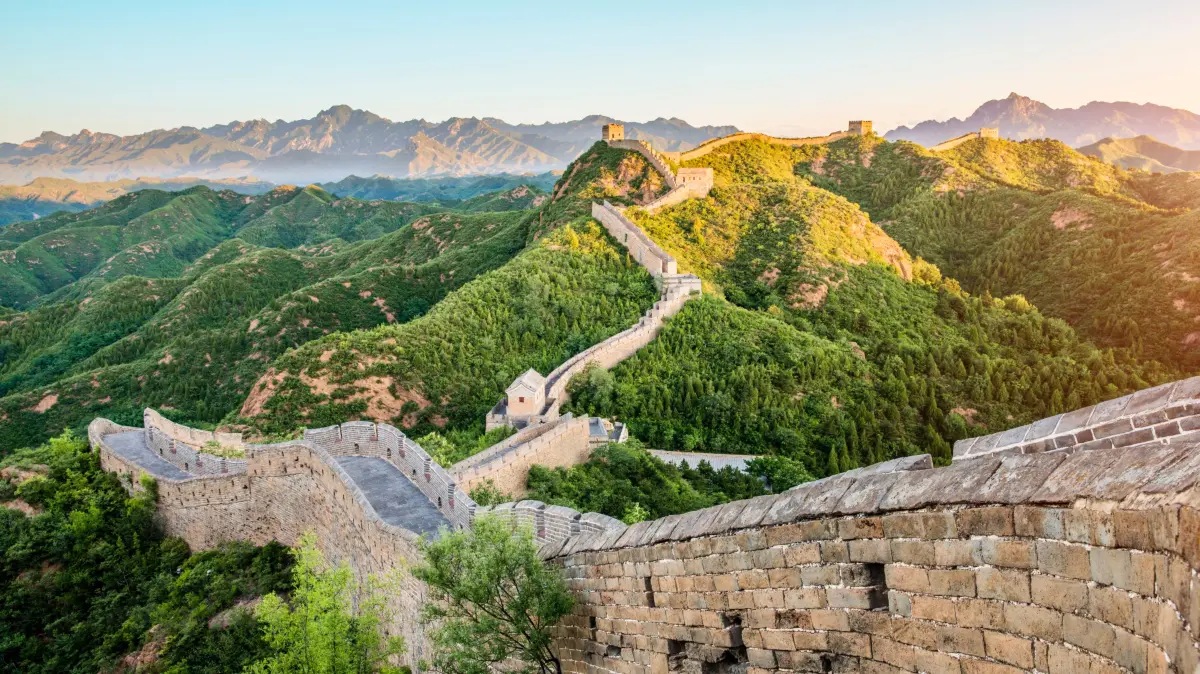 Die Große Mauer ist ein Höhepunkt, der bei keiner Reise im Norden Chinas fehlen darf.