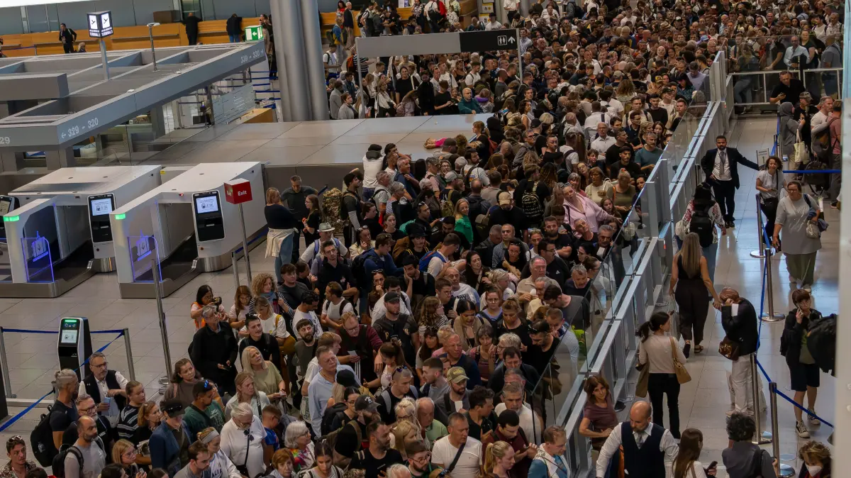 Nichts ging mehr am Terminal 1 des Stuttgarter Flughafens.