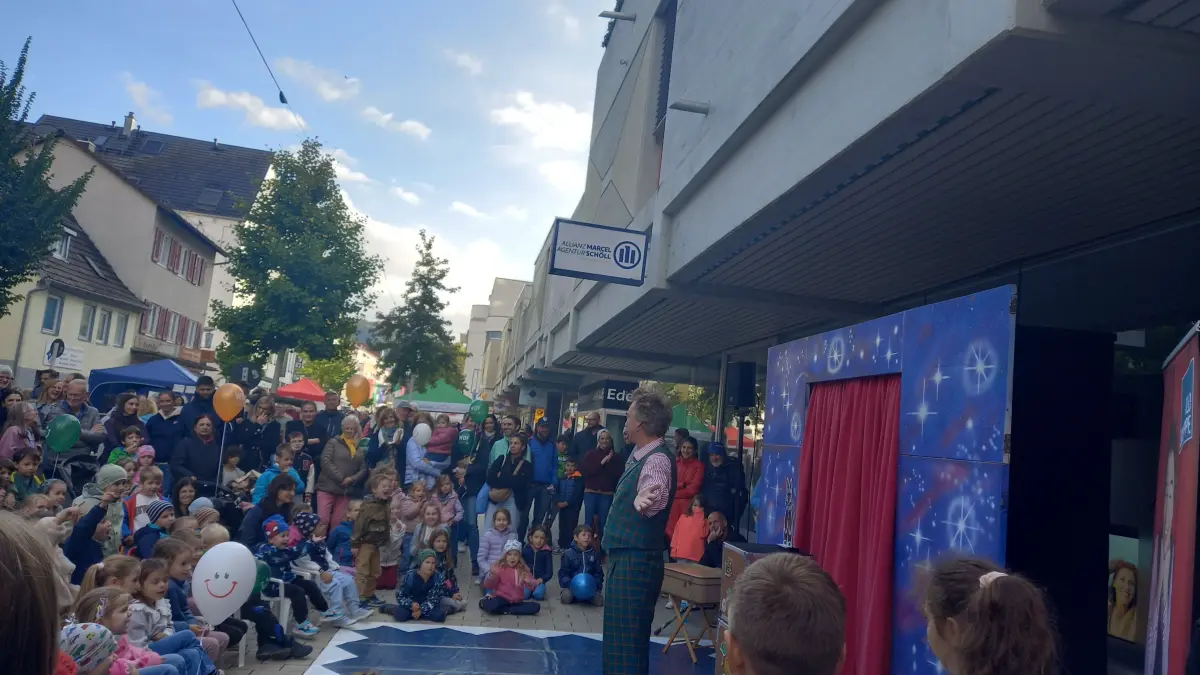 Die Fellbacher Innenstadt wird am Herbst-Sonntag zur autofreien Flaniermeile mit besonderen Aktionen.