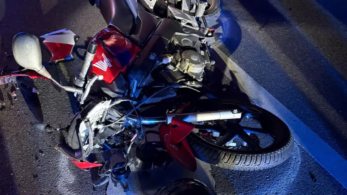 Die 125er-Maschine von Luca nach dem Unfall. Sie ist heute nur noch Schrott.
