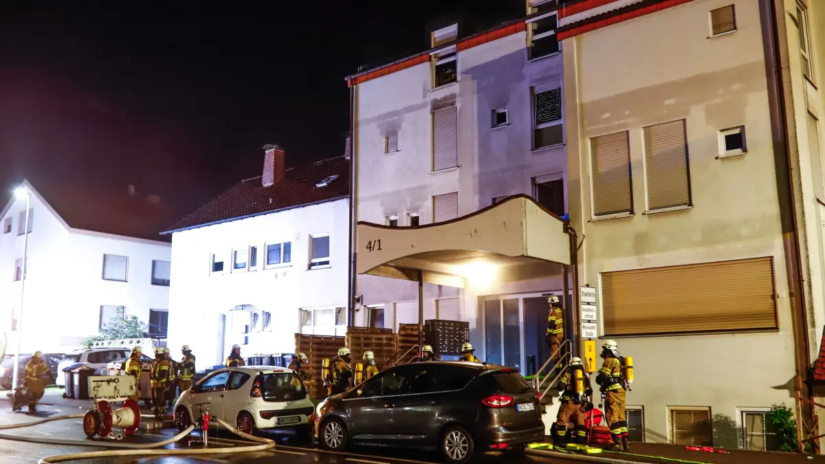 Brand in Wohn- und Geschäftsgebäude in Backnang: Feuerwehr verhindert Ausbreitung