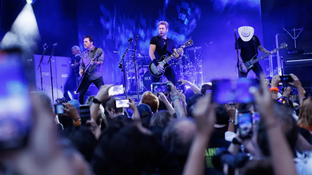 Bilder des Jahres 2023, Entertainment 09 September Entertainment Themen der Woche KW36 Entertainment Bilder des Tages September 8, 2023, TORONTO, ON, Canada: Nickelback performs during the Toronto International Film Festival on Friday, Sept. 8, 2023. TORONTO Canada PUBLICATIONxINxGERxSUIxAUTxONLY - ZUMAc35_ 20230908_zaf_c35_165 Copyright: xColexBurstonx