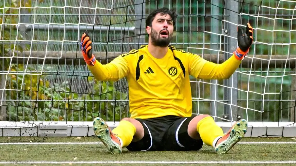 Ärgerlich: Der Torhüter Hasan Kaya wehrte einen Elfmeter ab, dann war der Ball aber doch im Tor.