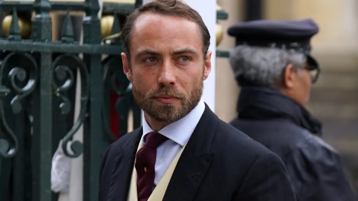 James Middleton vor der Krönungszeremonie von König Charles III. und Königsgemahlin Camilla an der Westminster Abbey.