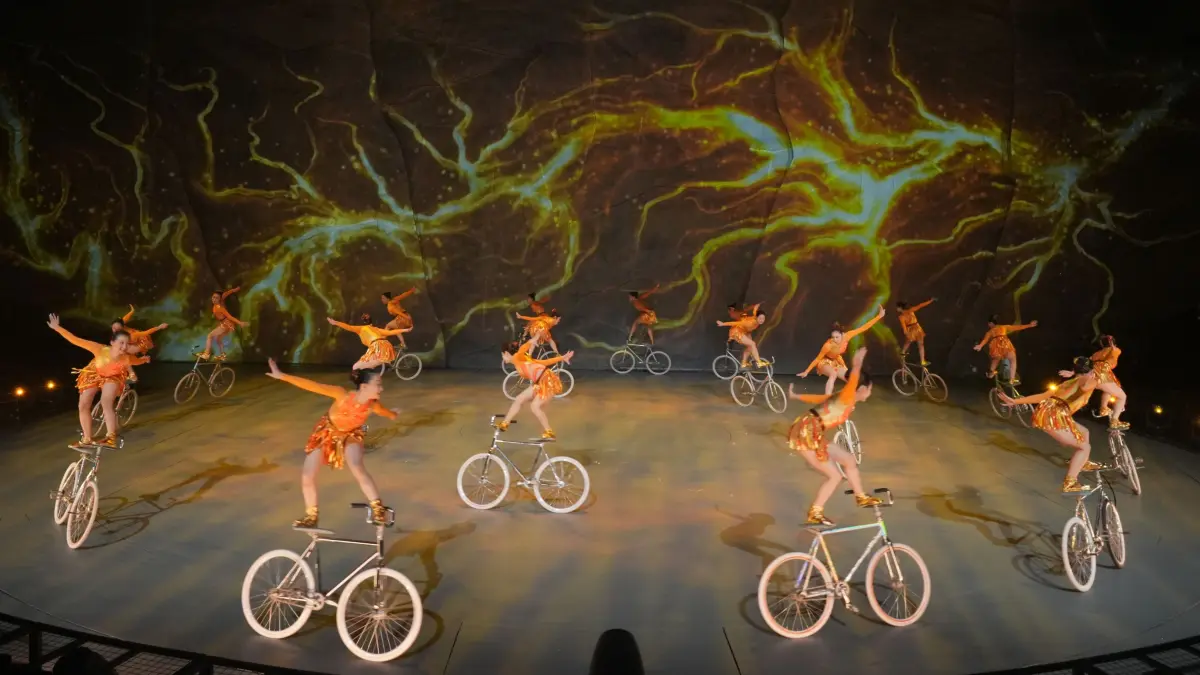 Die Fahrrad-Artistinnen aus Chinas größter Millionen-Stadt Chongqing werden im kommenden Weltweihnachtscircus in Stuttgart auftreten.
