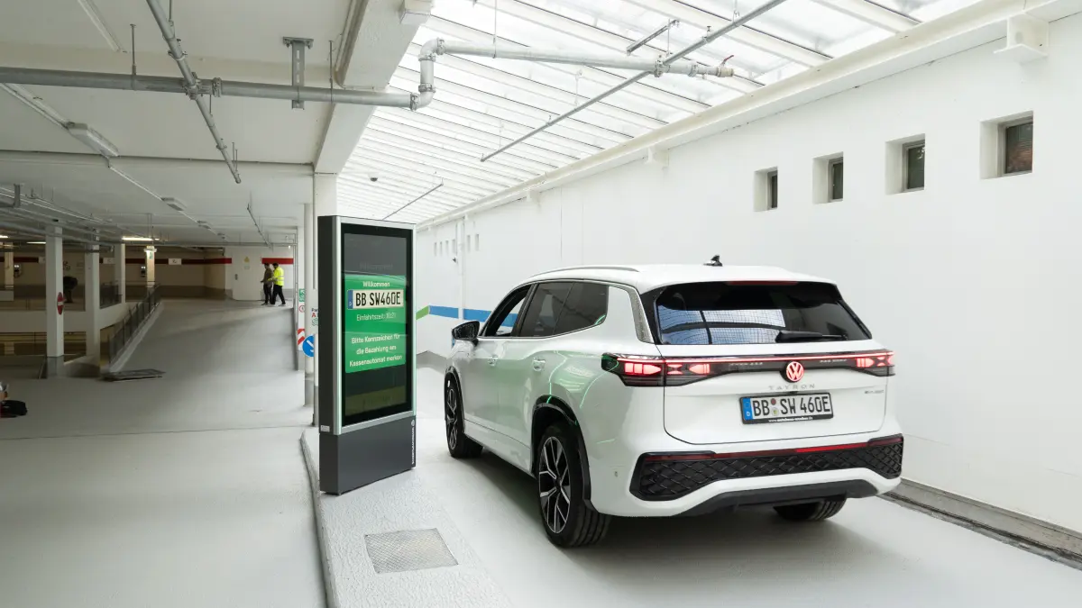Parkgarage am Postplatz in Böblingen frisch saniert und mit neuem Bezahlsystem.