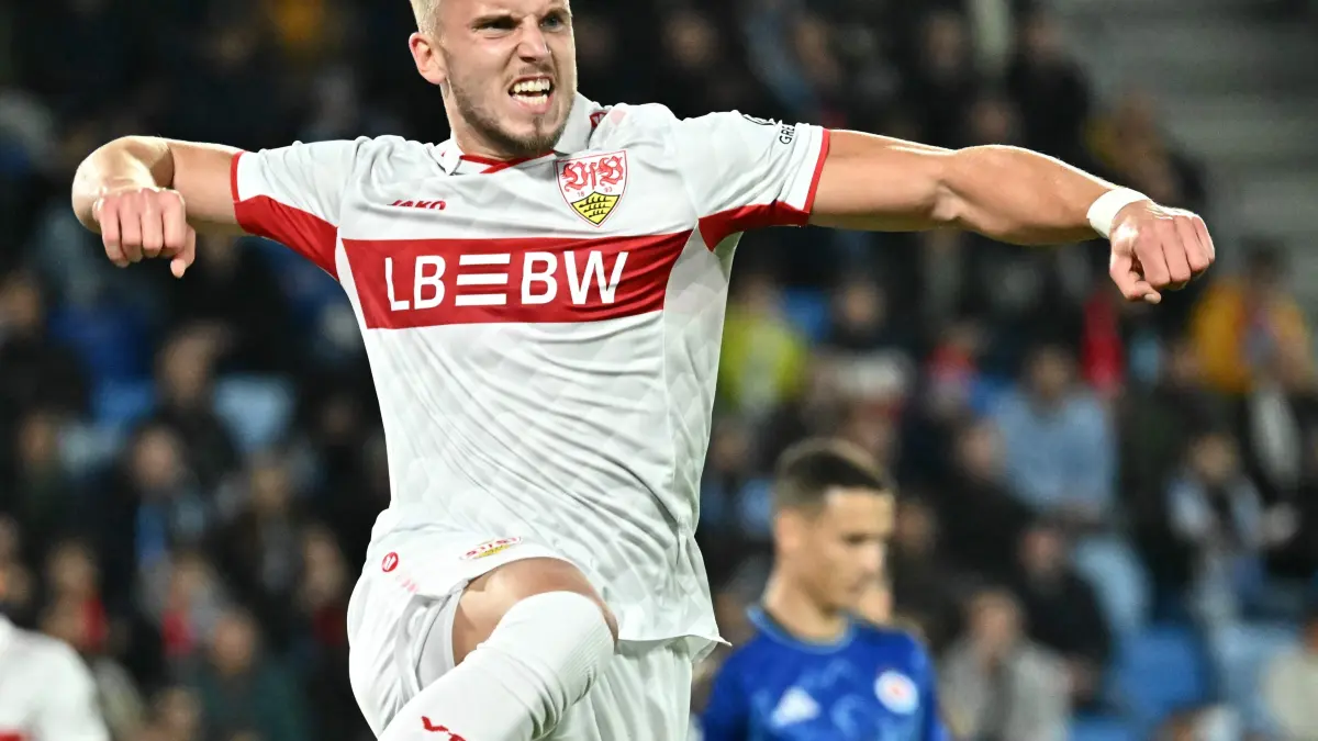Football: UEFA Champions League - 1st round day 2: Slovan Bratislava (SVK) v VfB Stuttgart (GER): Stuttgart's Bosnian forward #09 Ermedin Demirovic celebrates scoring his team's third goal during the UEFA Champions League - 1st round day 2 - football match SK Slovan Bratislava v VfB Stuttgart in Bratislava, Slovakia on October 14, 2026. (Photo by Joe Klamar / AFP)