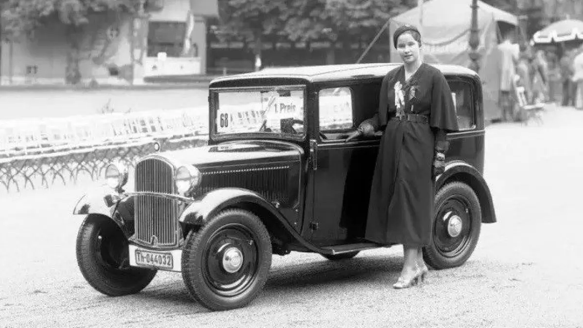 Historische Aufnahme eines BMW 3/20, der zwar in Eisenach endmontiert wurde, dessen Karosserie aber aus dem Daimler-Werk in Sindelfingen stammt
