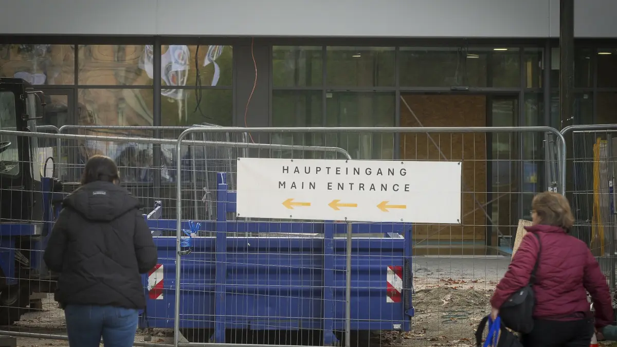 Landratsamt: Ludwigsburg - Der Landkreis modernisiert das Kreishaus für 550.000 Euro. Das betrifft die Poststelle, die KfZ-Zulassungsstelle sowie den Haupteingang.