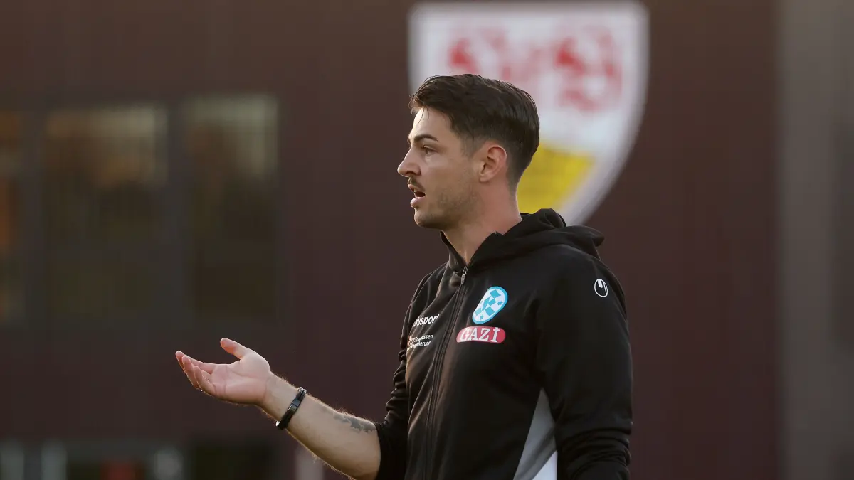 BAU // 2026.09.11, Deutschland, Stuttgart, Fußball U17 VfB Stuttgart vs. SV Stuttgarter Kickers, Trainer Maximilian Füssenhäuser (Kickers)