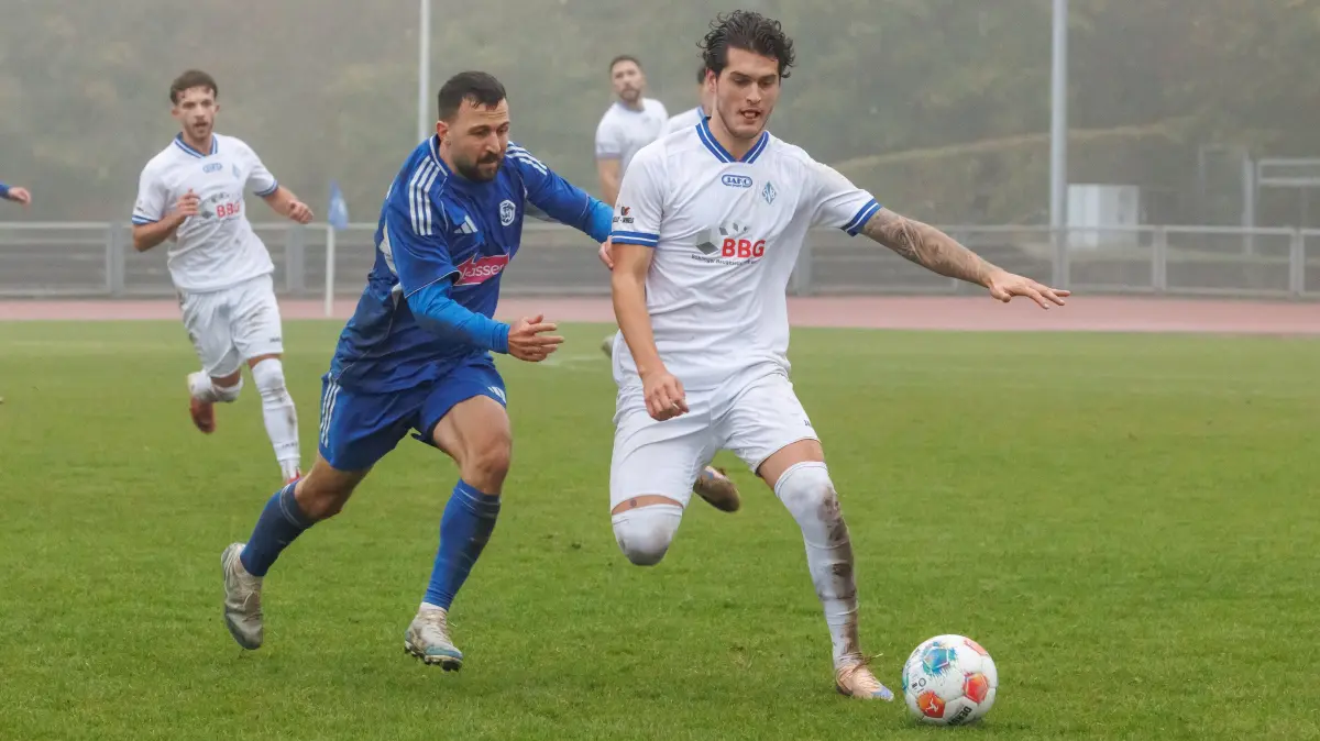 SV Böblingen - VfL Sindelfingen: Böblingen, Landesliga, SV Böblingen gegen VfL Sindelfingen, 22 Renato Peric 9 Tahir Bahadir