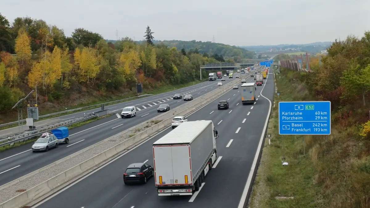 A 8 bei Leonberg: Auch hier prognostiziert der ADAC für den Beginnd er Herbstferien viel Verkehr.