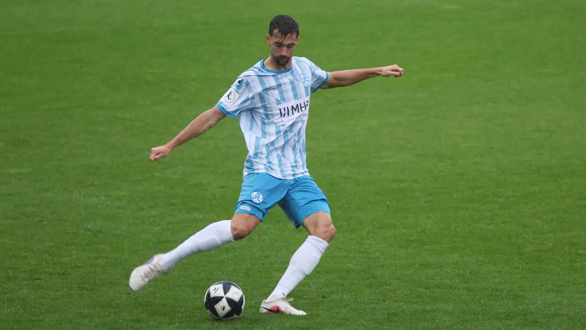 Stuttgart Fußball Regionalliga Südwest , Stuttgarter Kickers vs. TSV Steinbach Haiger , Elvir Zukaj Kickers *** Stuttgart Soccer, Regionalliga Southwest, Stuttgarter Kickers vs. TSV Steinbach Haiger, Elvir Zukaj, Kickers
