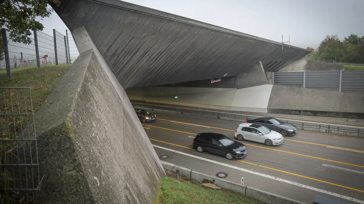 Engelbergtunnel: Leonberg - Engelbergtunnel auf der Südseite , Autobahn A81 Übergang Autbahn A8