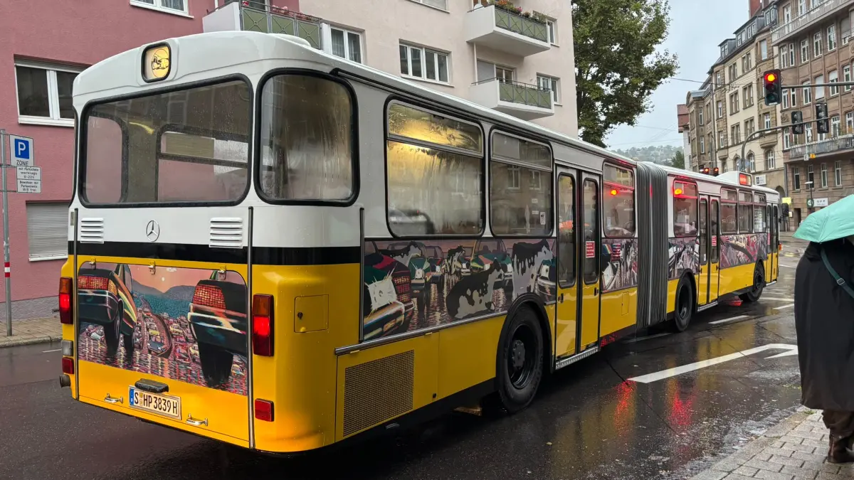 Der Kunst-Bus unterwegs in Stuttgart