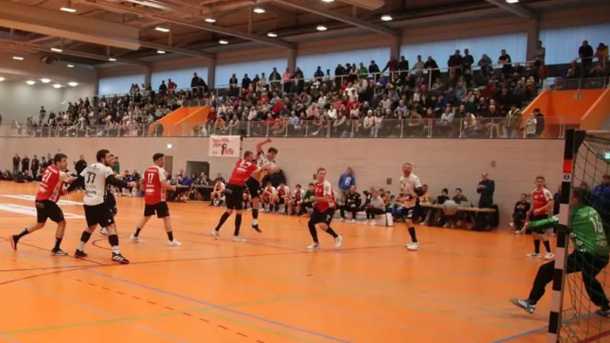 Eine Szene vom Finale 2024 zwischen dem späteren Sieger TSV Neuhausen und der HSG Ostfildern. Ausrichter war der TSV Denkendorf, der auch der des Jahres 2028 sein wird.