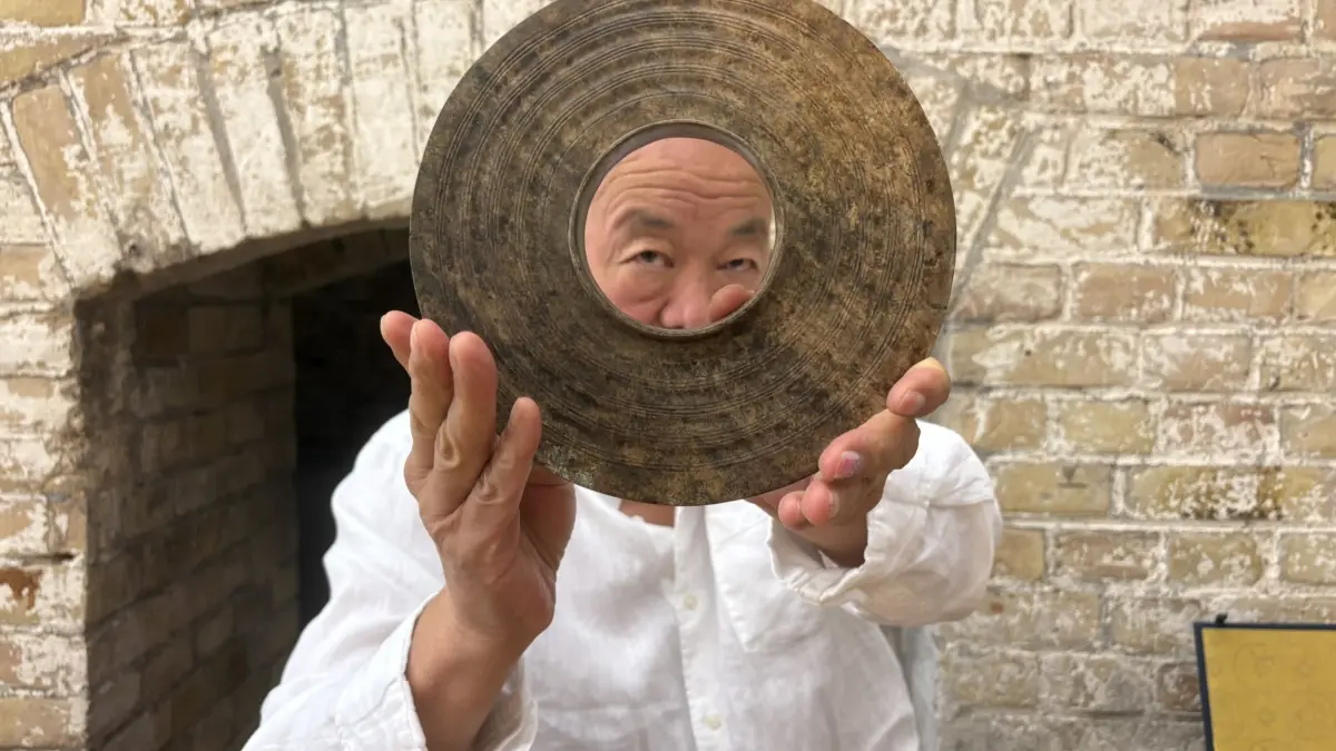 Ein Hausbesuch bei Künstler Ai Weiwei in Berlin.